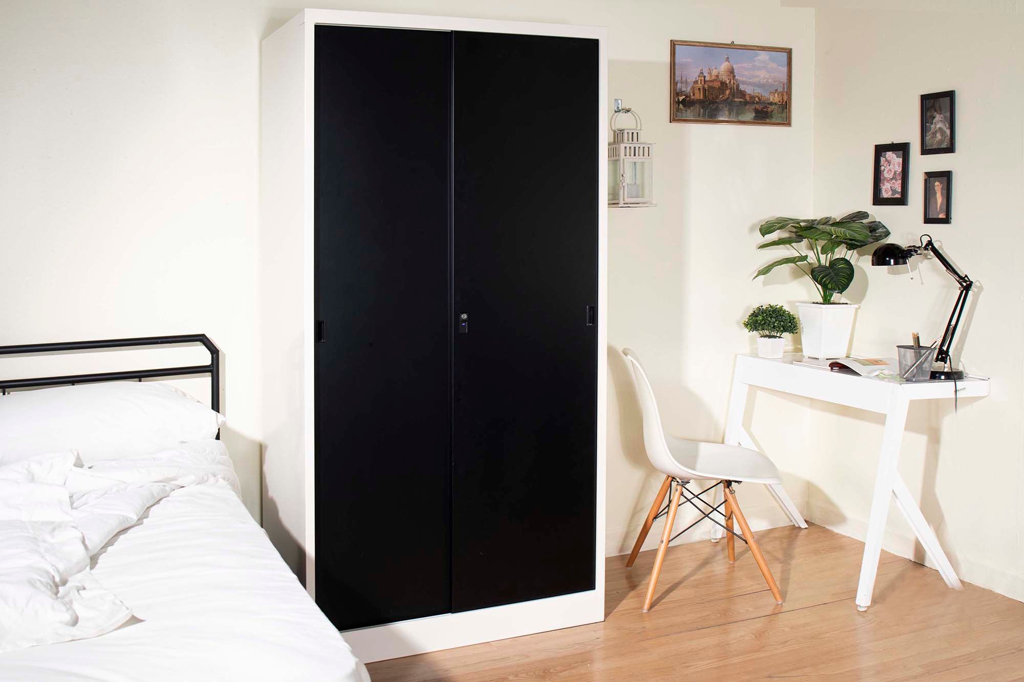 Sliding door wardrobe